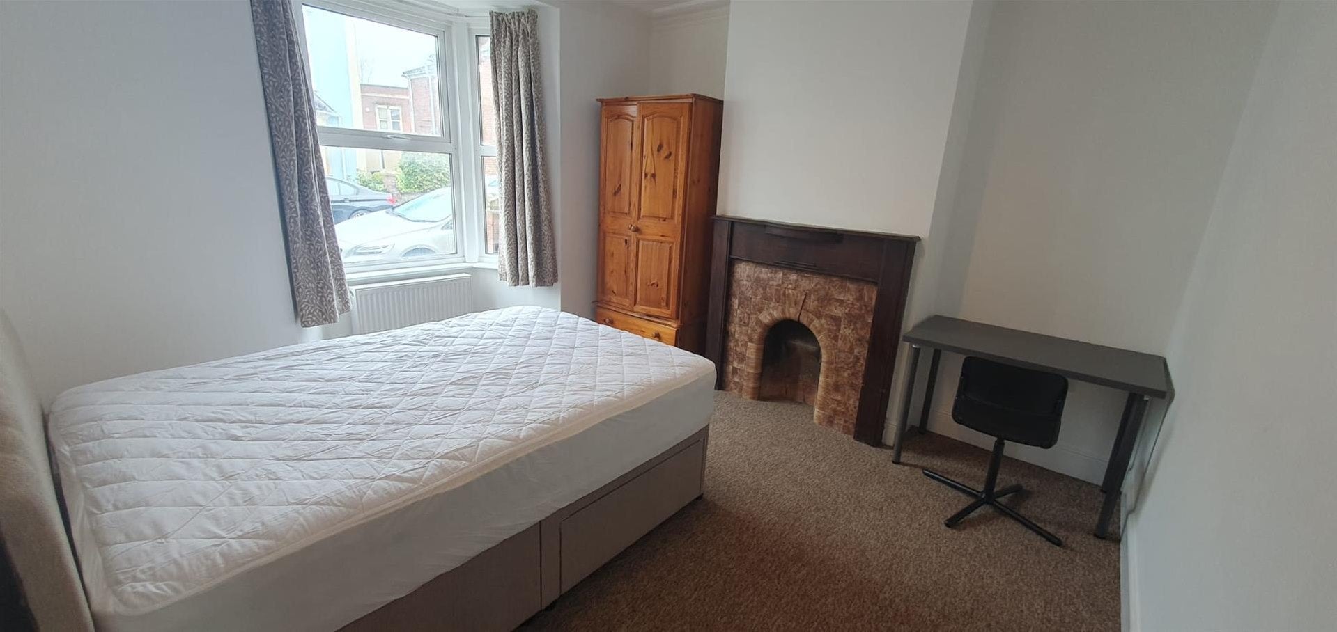 Room Balmain Street in Bristol