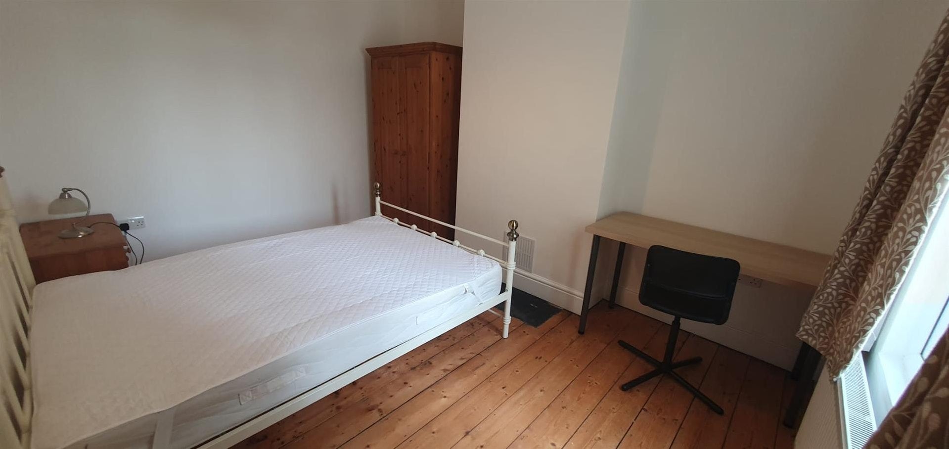 Room Balmain Street in Bristol