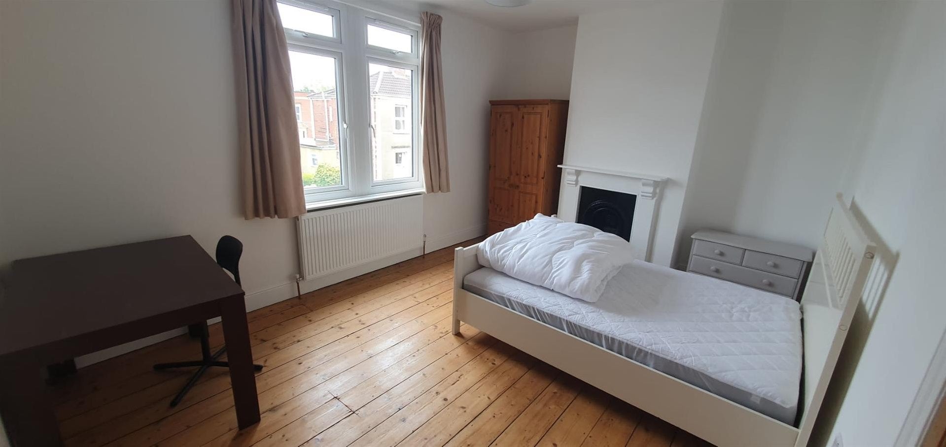 Room Balmain Street in Bristol