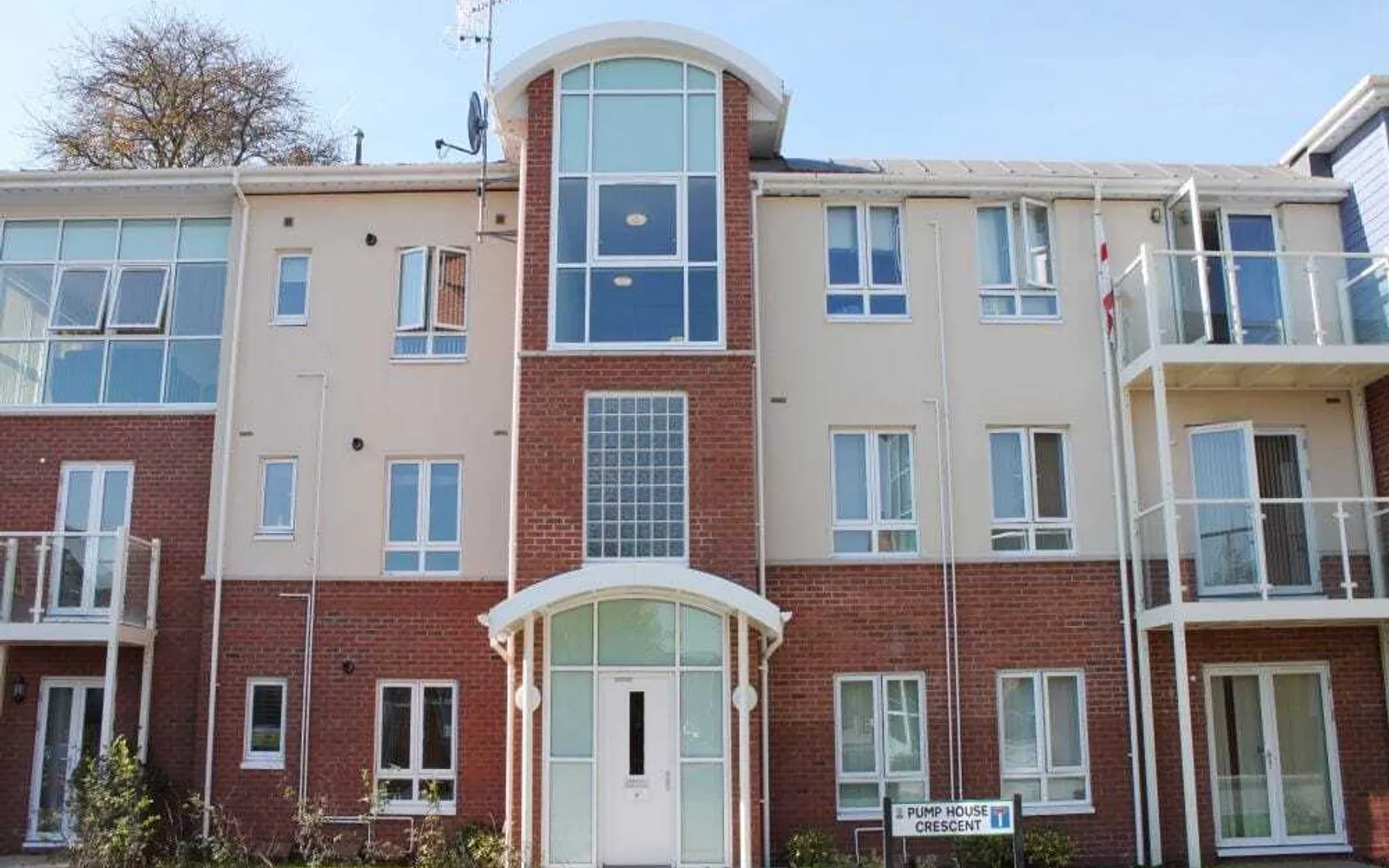 Flat Pump House Crescent in Watford