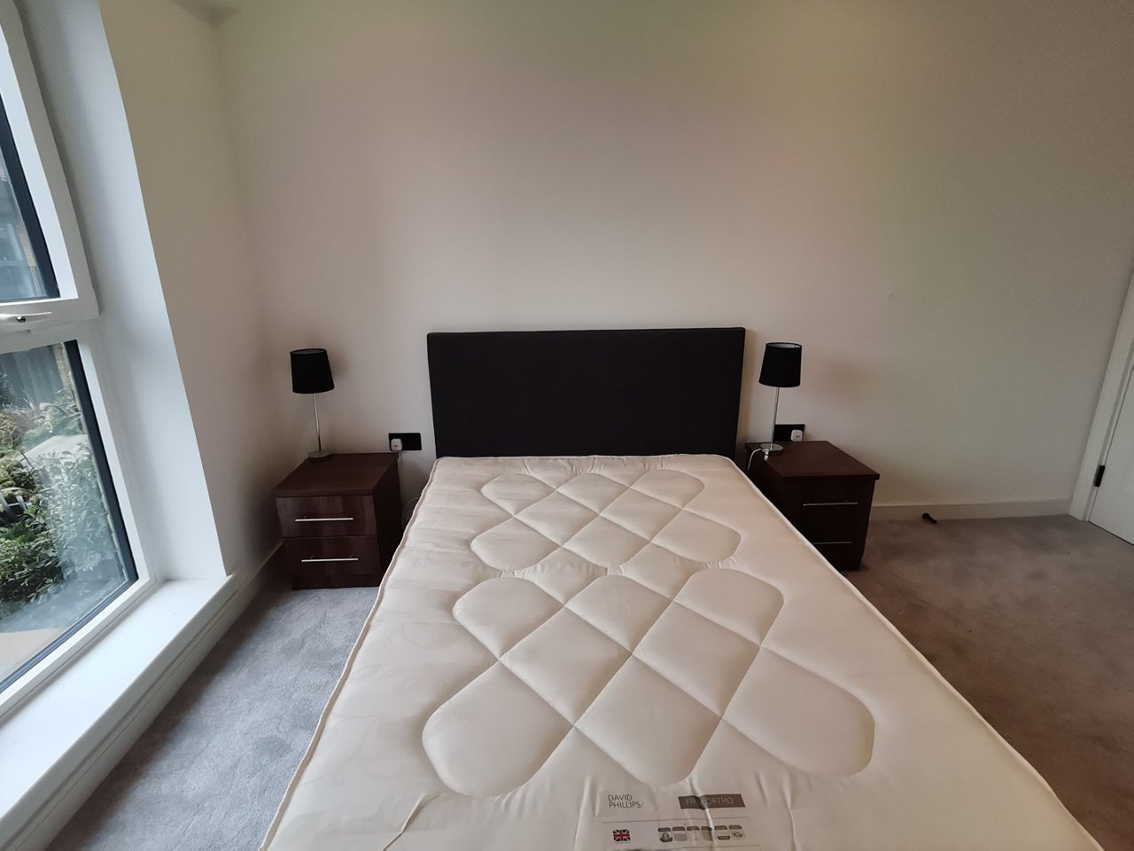 Flat Eden Street in Greater London
