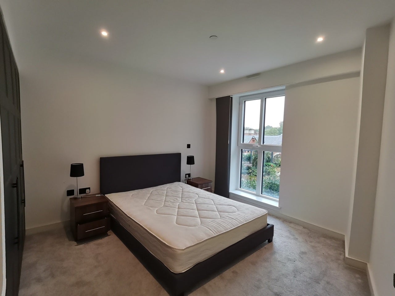 Flat Eden Street in Greater London