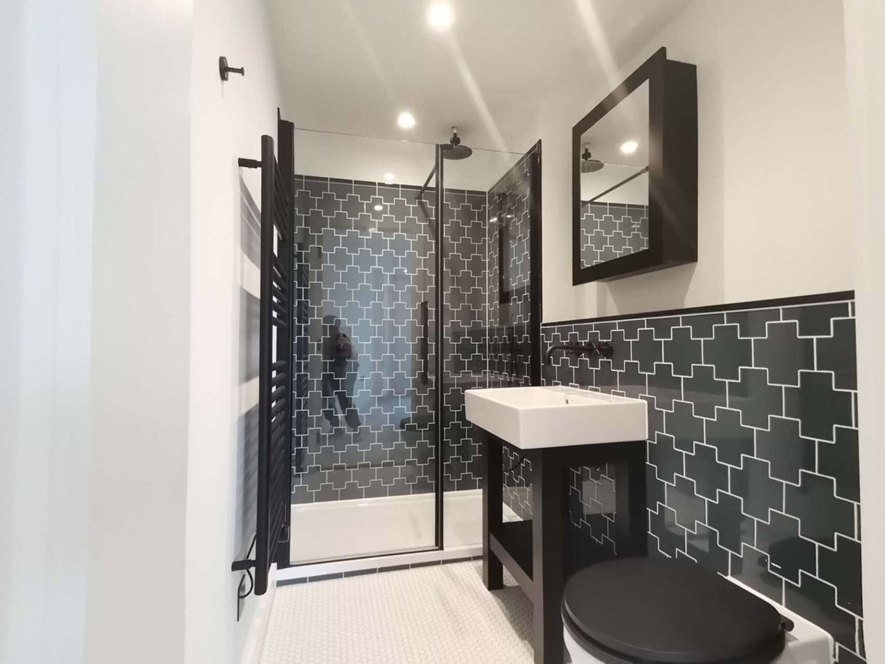 Flat Eden Street in Greater London