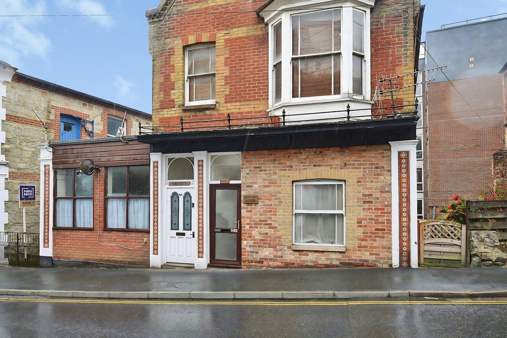 Flat Victoria Street in Ventnor