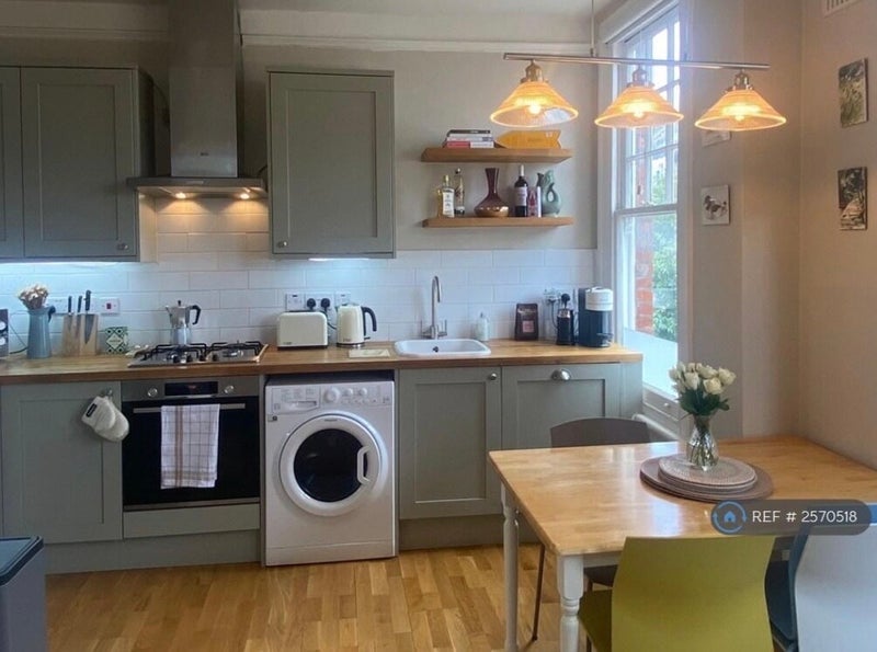 Room Trent Road in Greater London