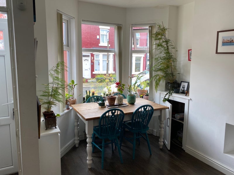 Room Birchtree Road in Liverpool