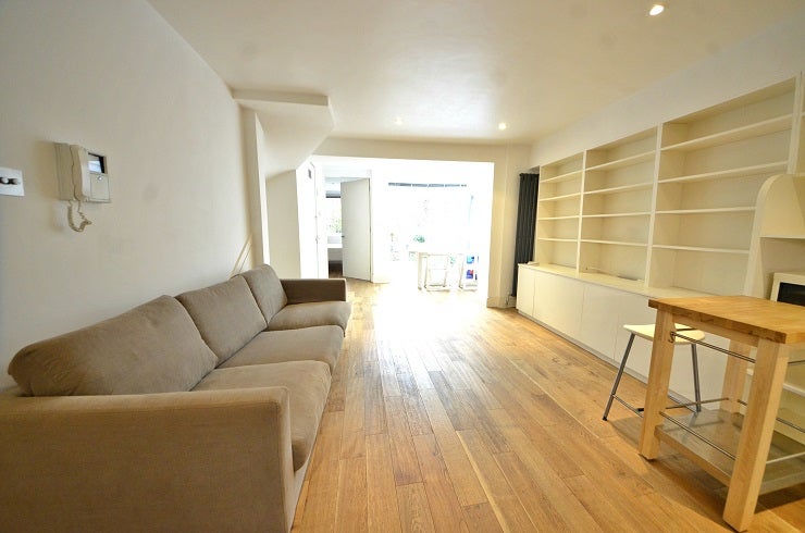 Flat Edward Square in Greater London