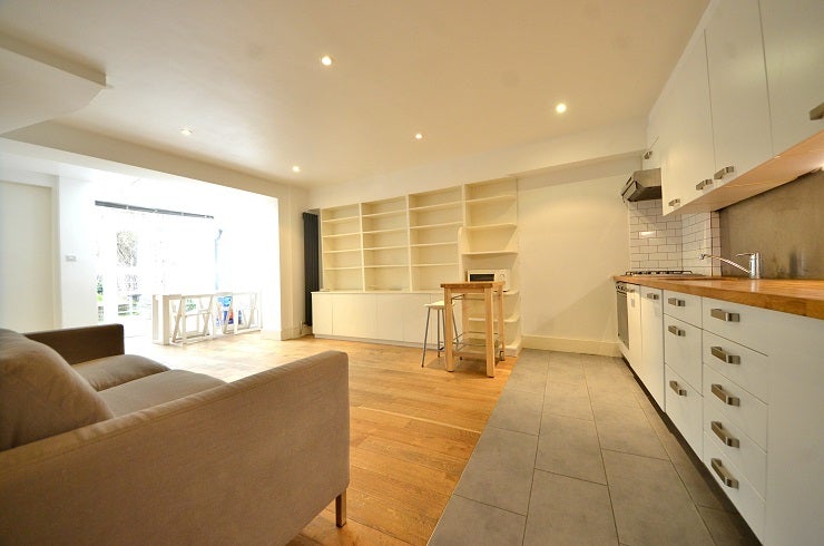 Flat Edward Square in Greater London