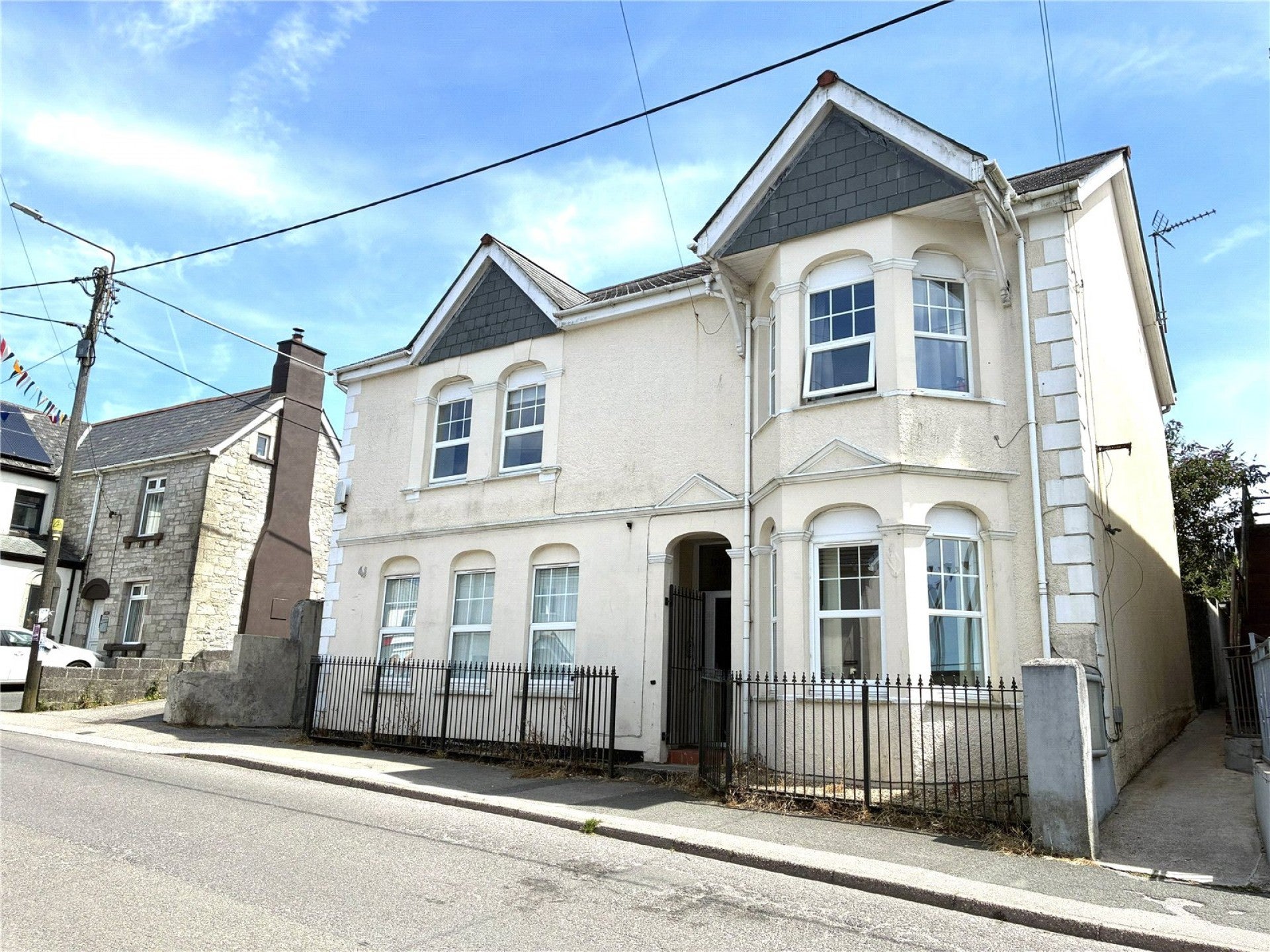 Flat Hendra Heights in St Dennis