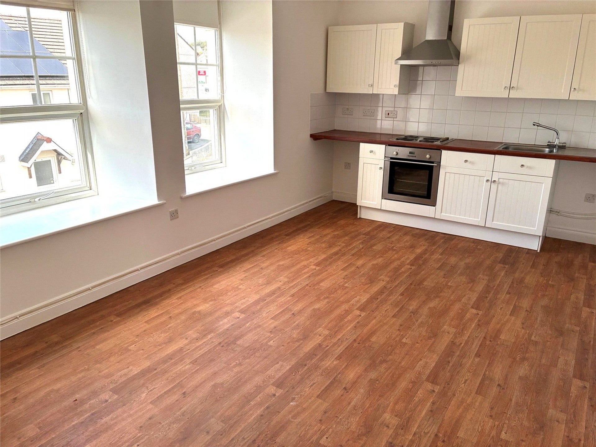 Flat Hendra Heights in St Dennis