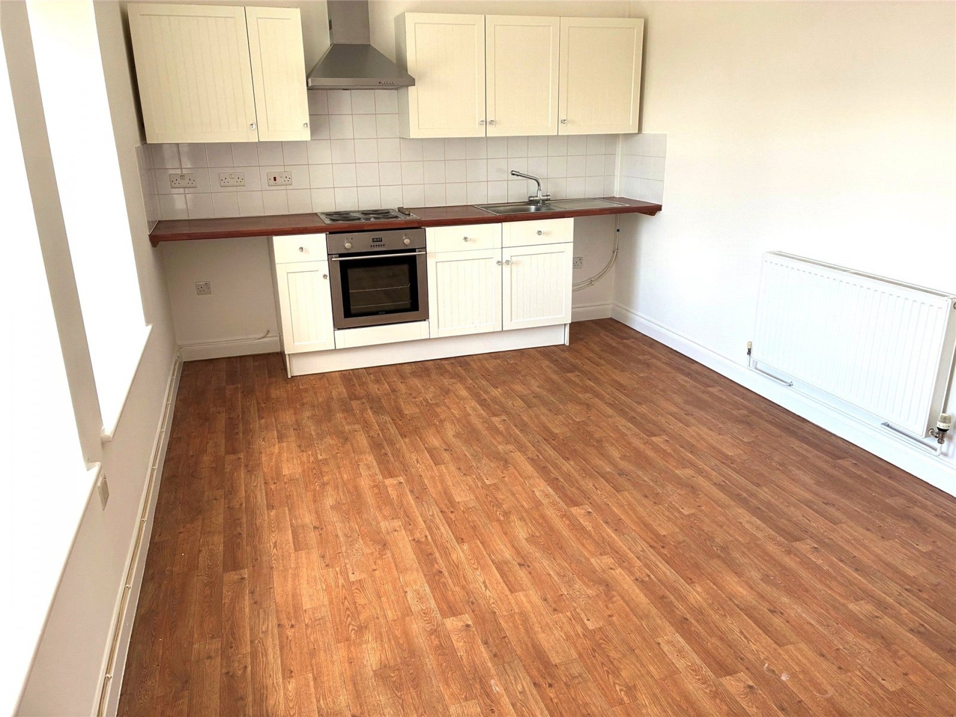 Flat Hendra Heights in St Dennis