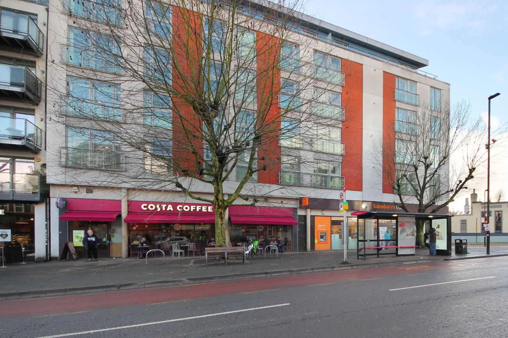 Flat Granville Gardens in Greater London
