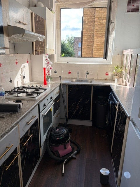 Flat Maysoule Road in Greater London