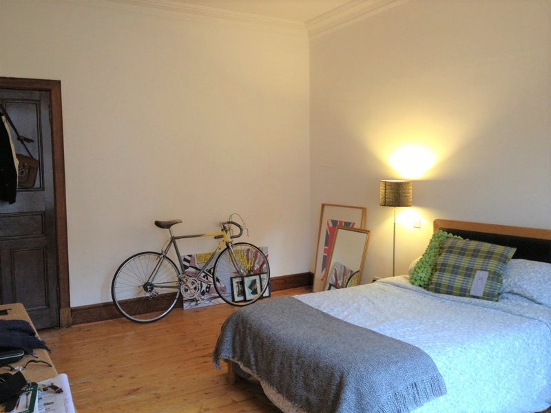 Room Craigmillar Road in Glasgow
