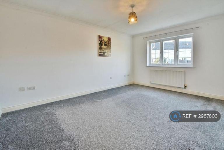 Flat Acanthus Court in Cotswold District