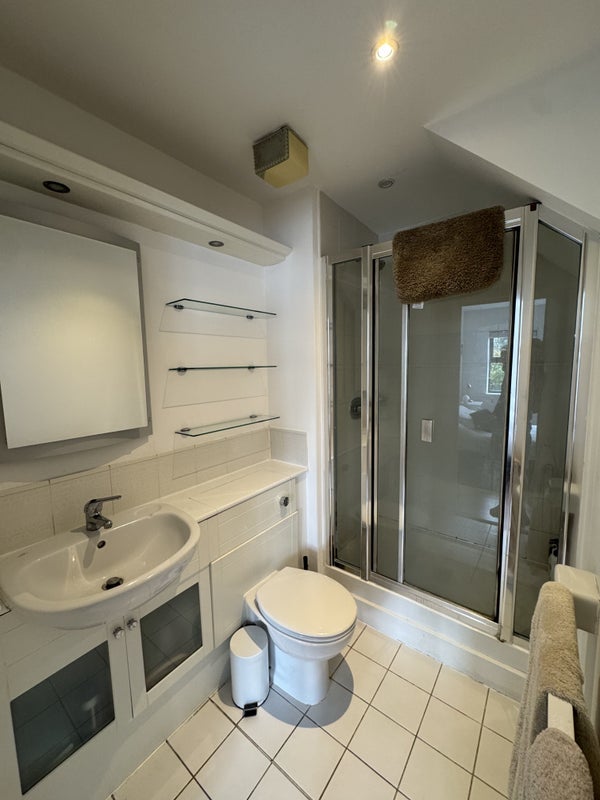 Room Geraldine Road in Greater London