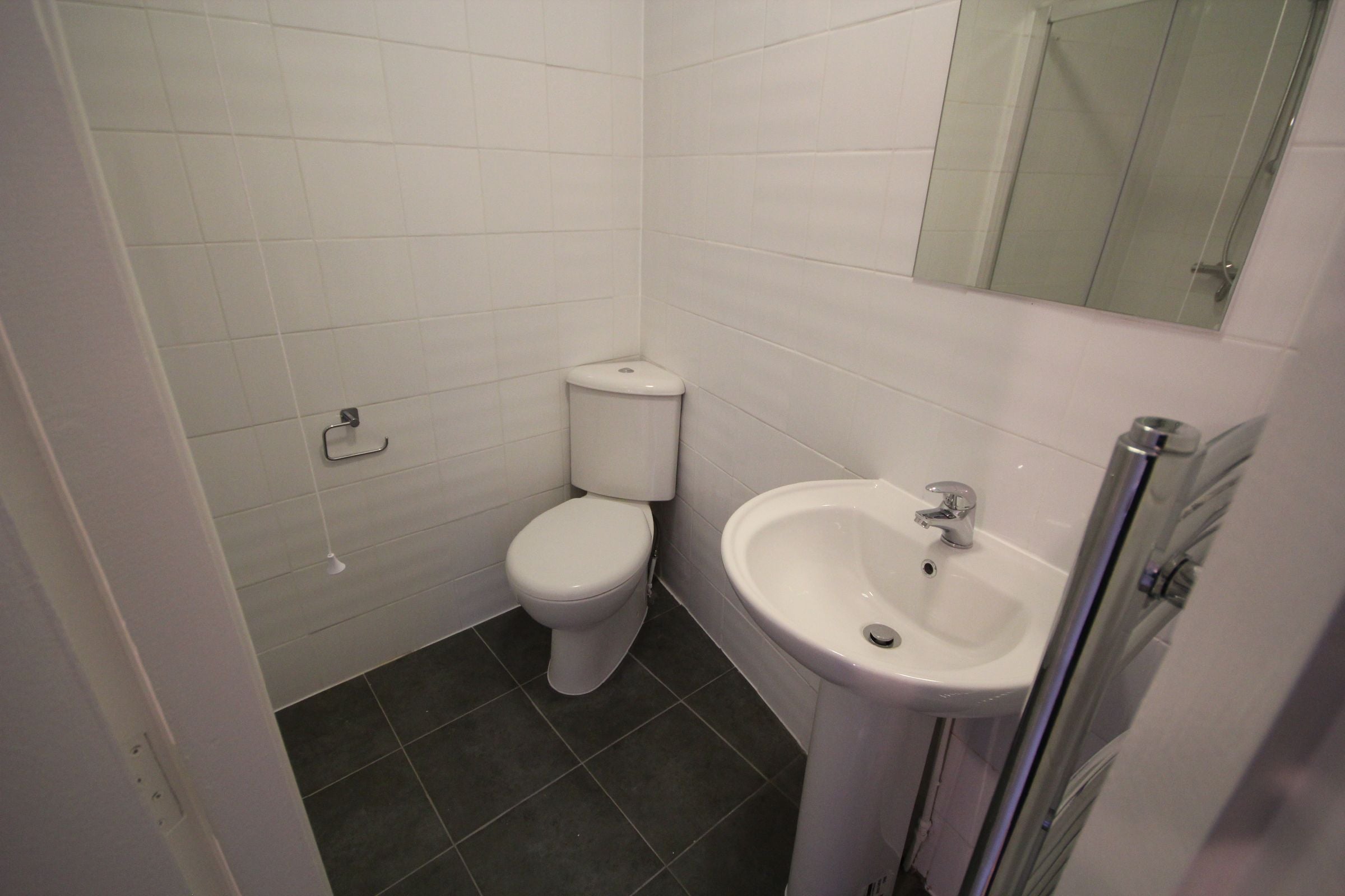 Flat Sheepcote Road in Greater London