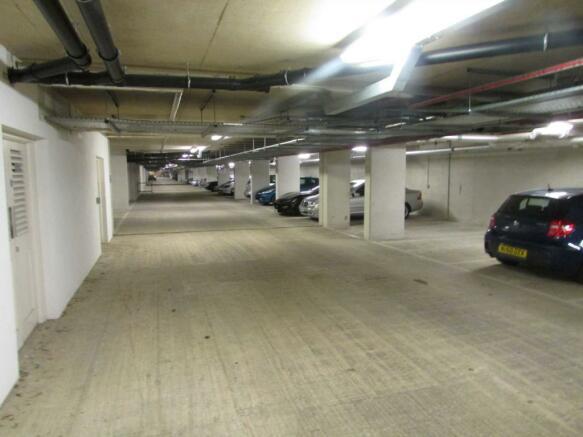 Flat Hayling Way in London