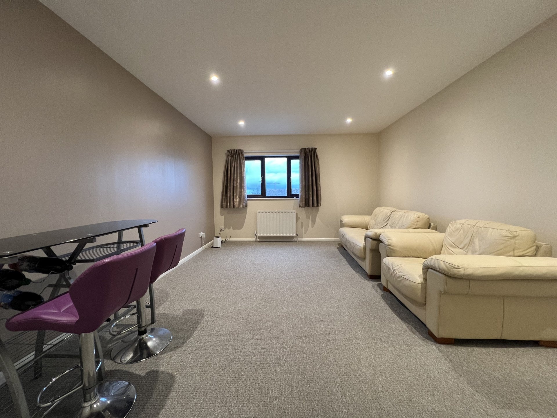 Flat Dunstable Road in Lewsey Farm