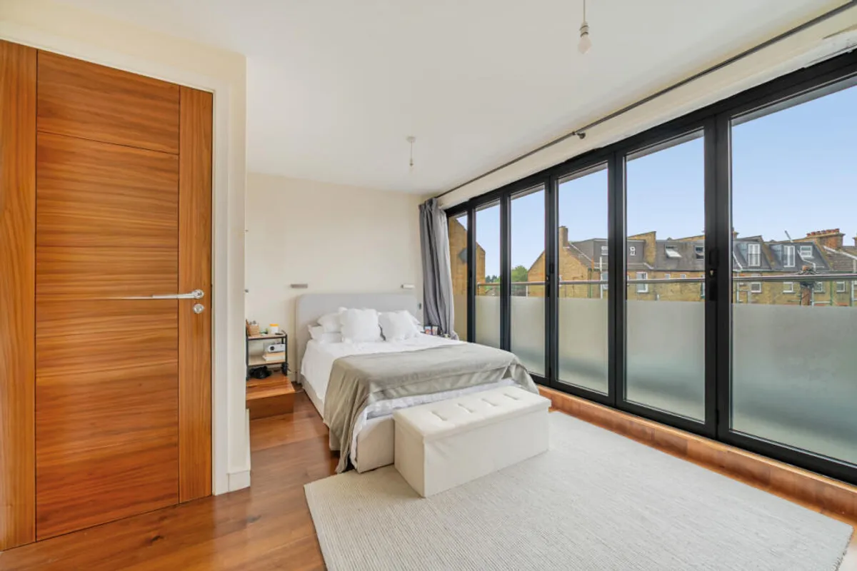 House Freshford Street in Greater London