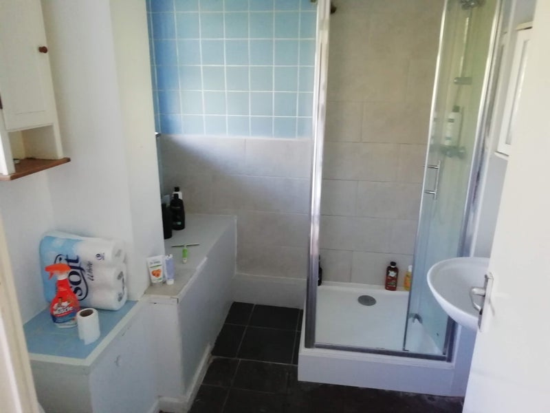 Room Cazenove Road in Greater London