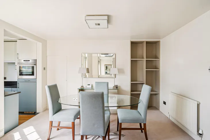 Flat Walton Street in Greater London