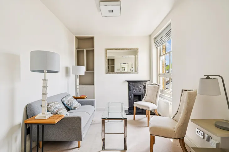 Flat Walton Street in Greater London