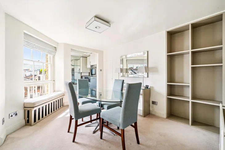Flat Walton Street in Greater London