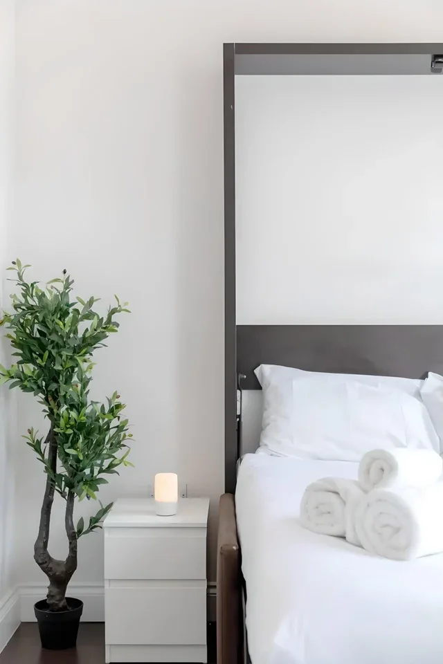 Flat Hurdwick Place in Greater London