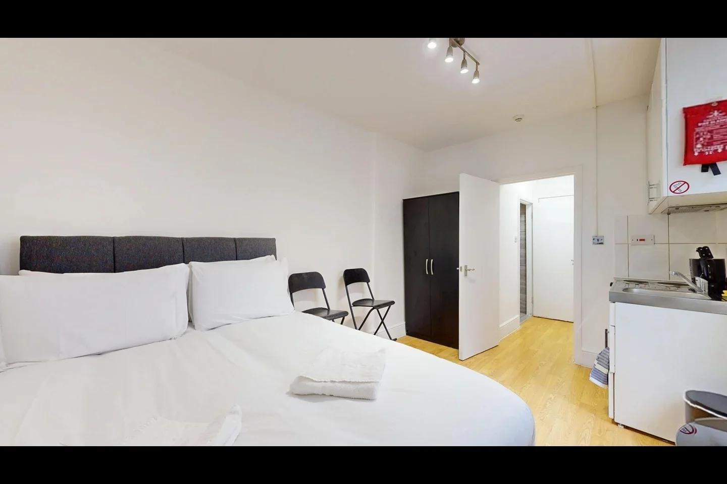 Flat Talbot Square in City of Westminster