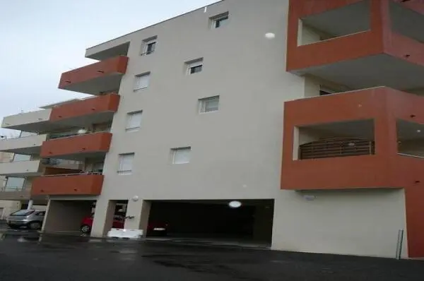 Flat Avenue du Maréchal Juin in Nîmes