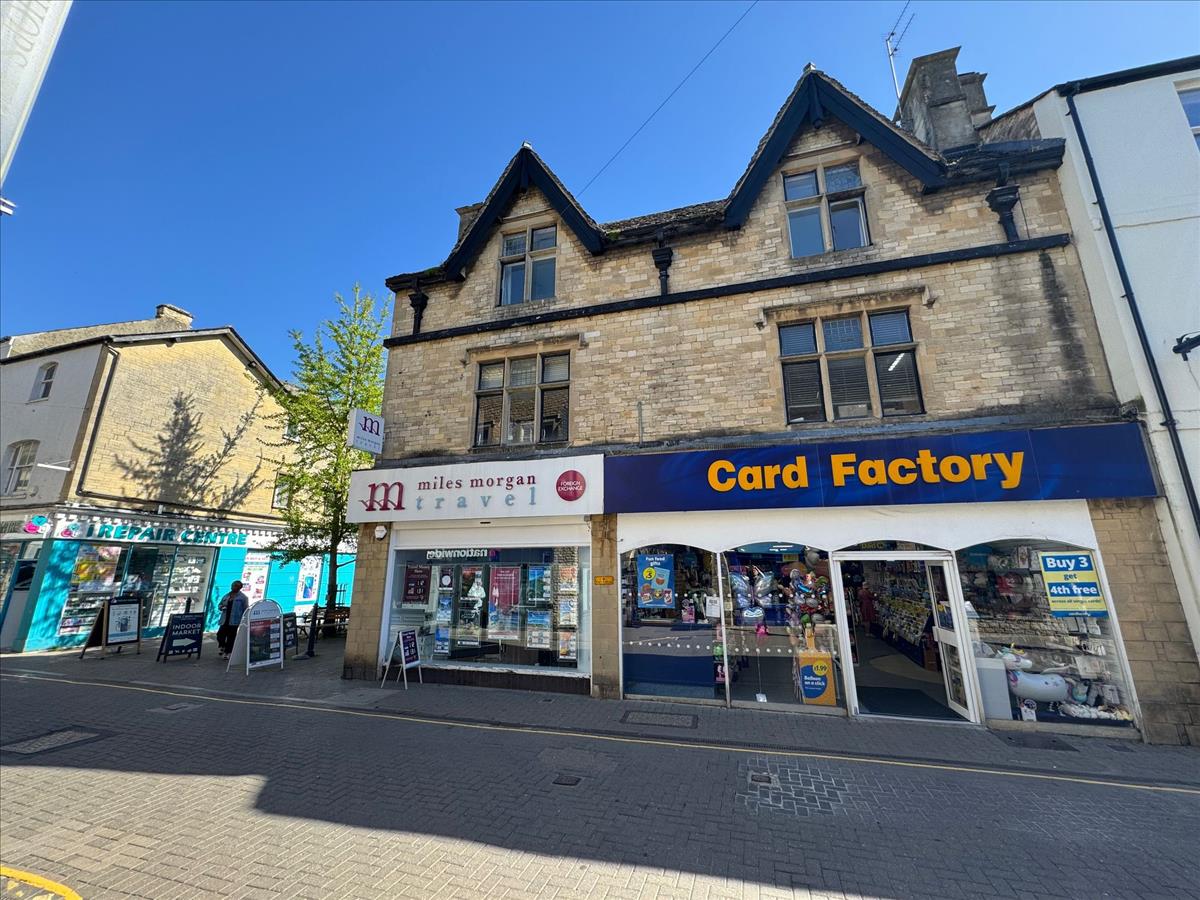 Flat Cricklade Street in Cotswold District