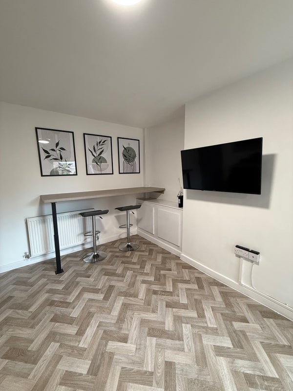 Room Oak Street in Wigan