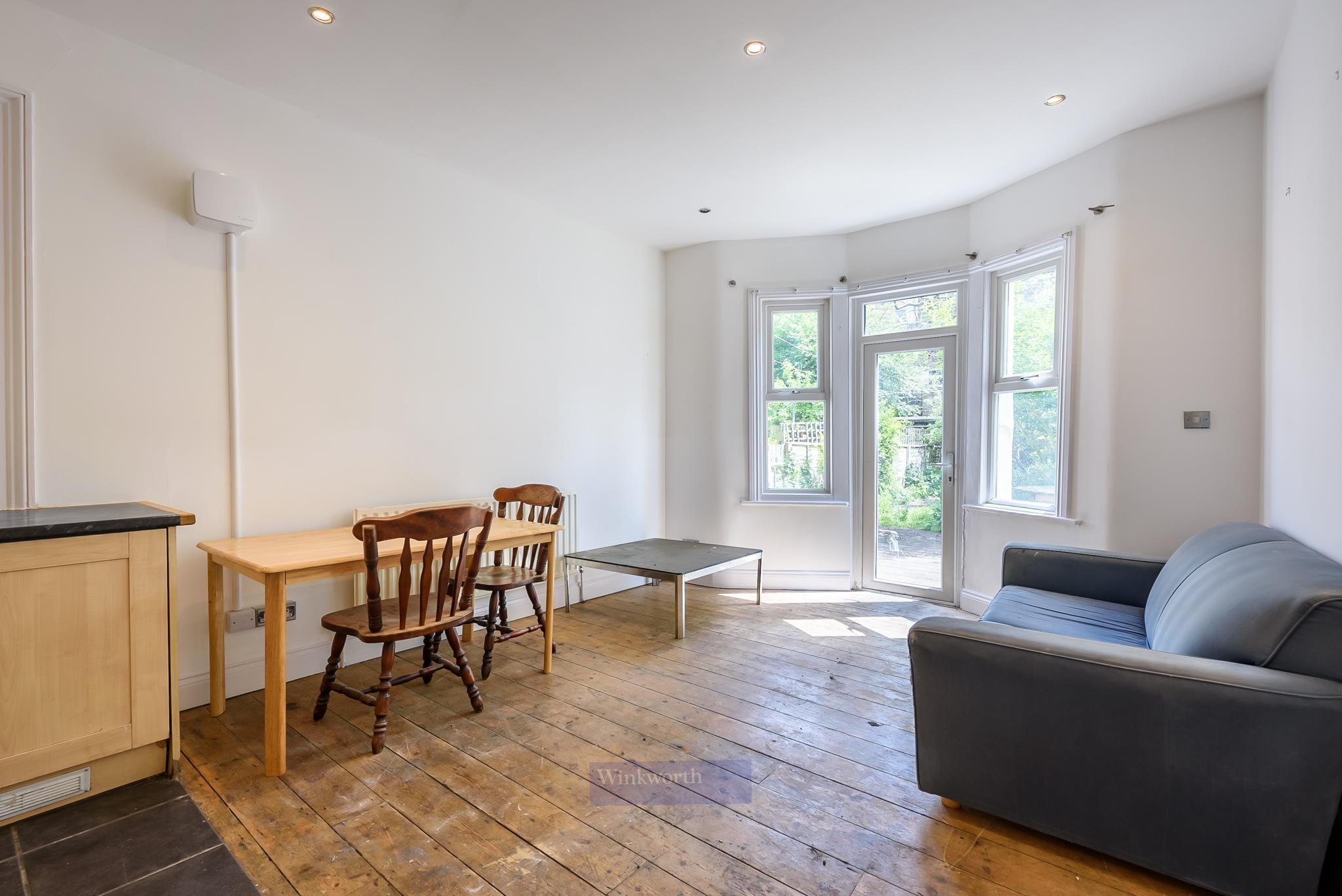 Flat Urlwin Street in Greater London