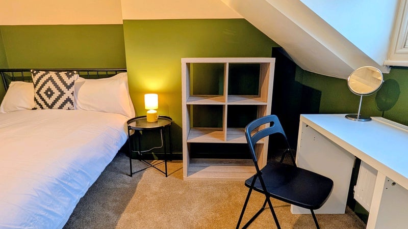 Room Commercial Avenue in Nottingham