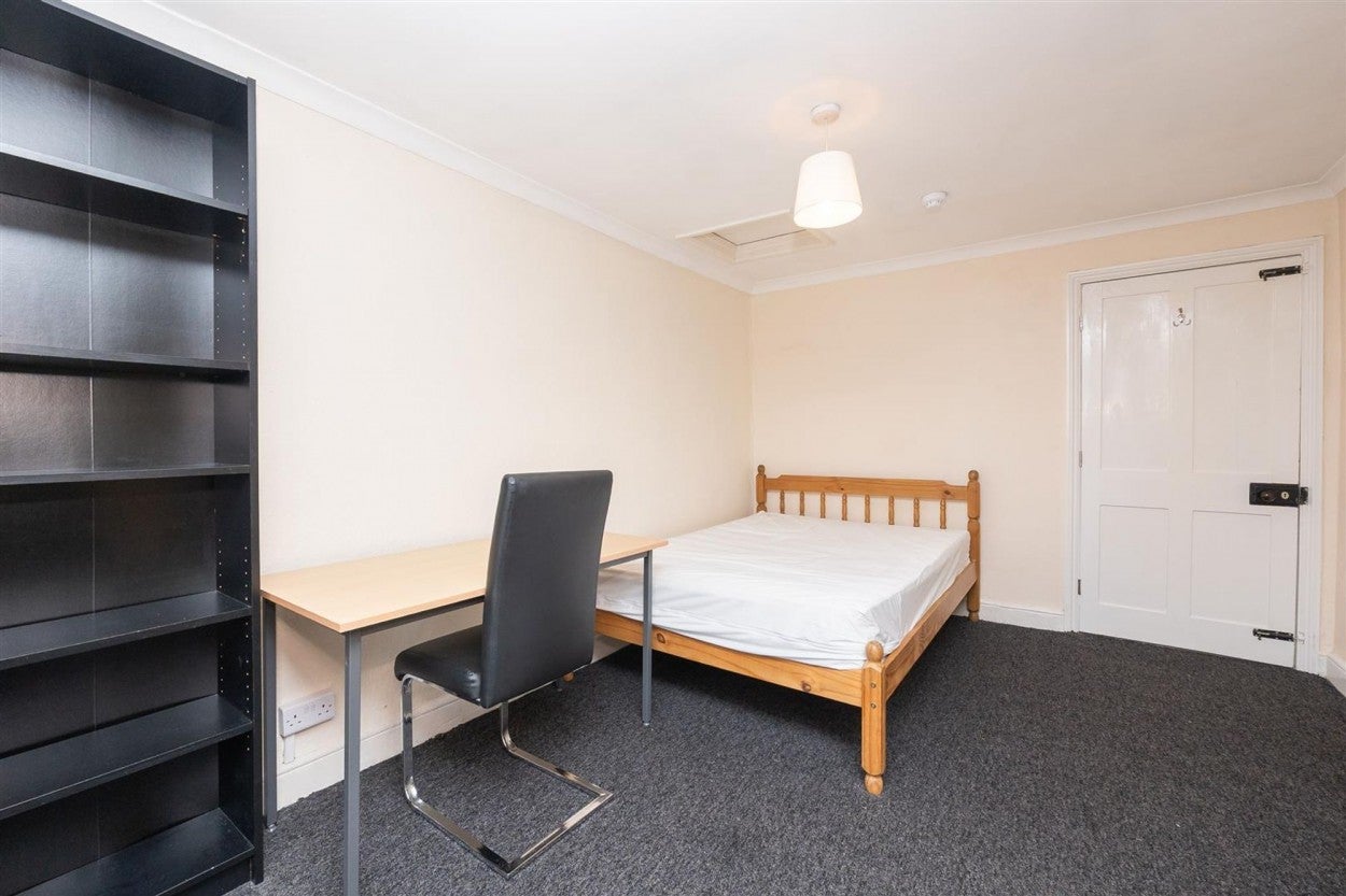 Room Queens Road in Bristol