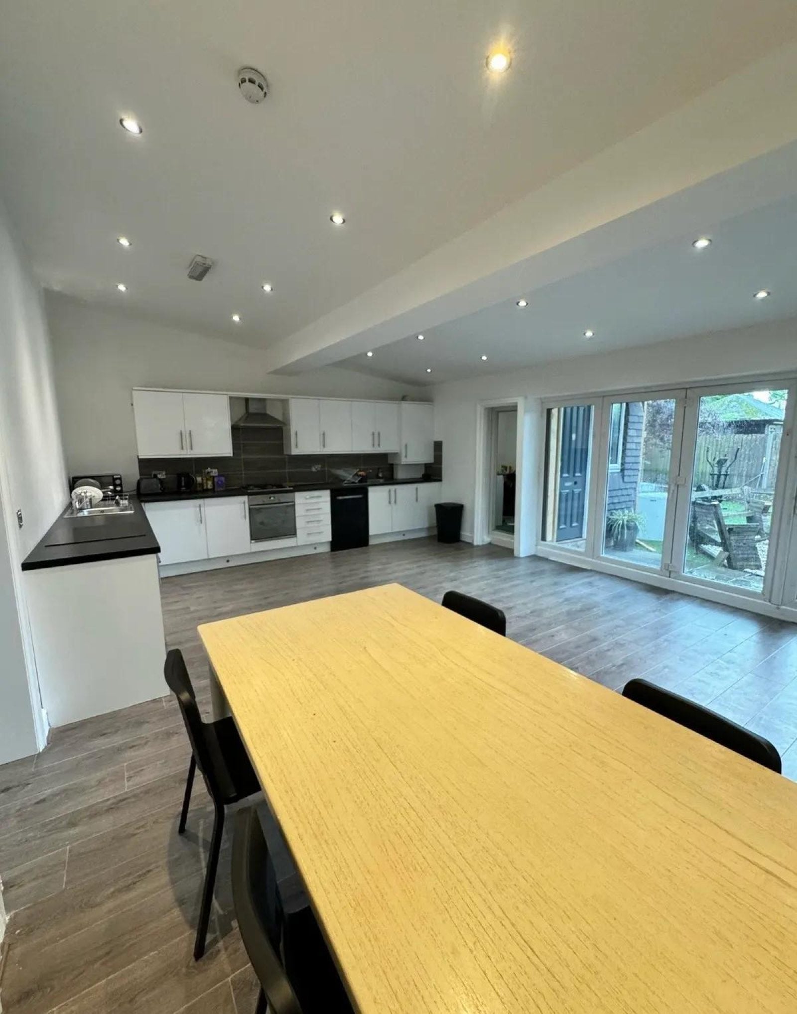 Room Chobham Road in Greater London
