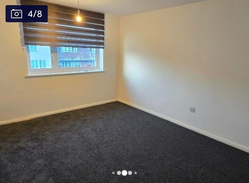 Room Court Road in Greater London