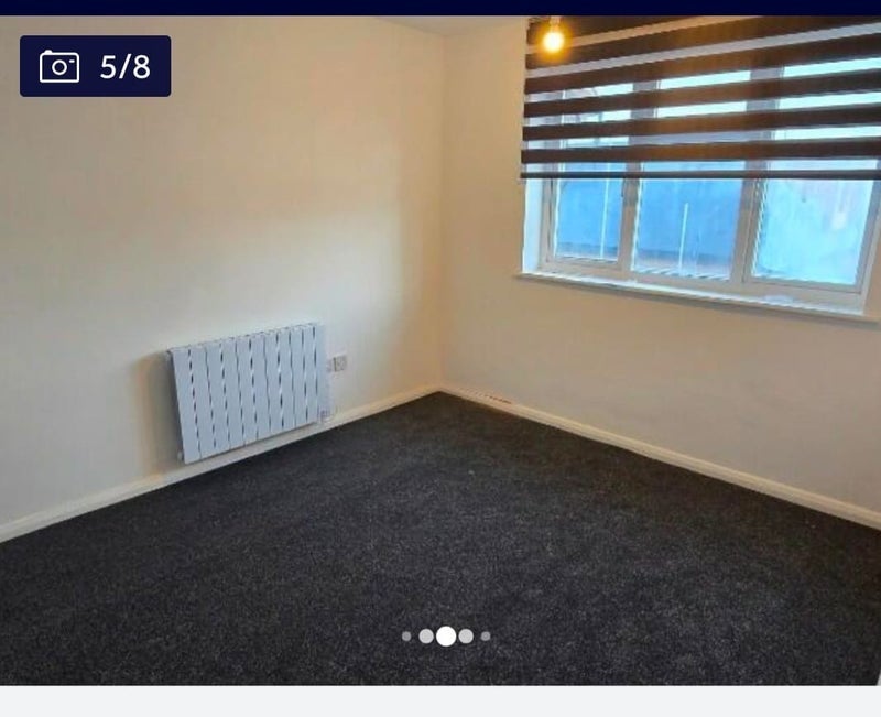 Room Court Road in Greater London