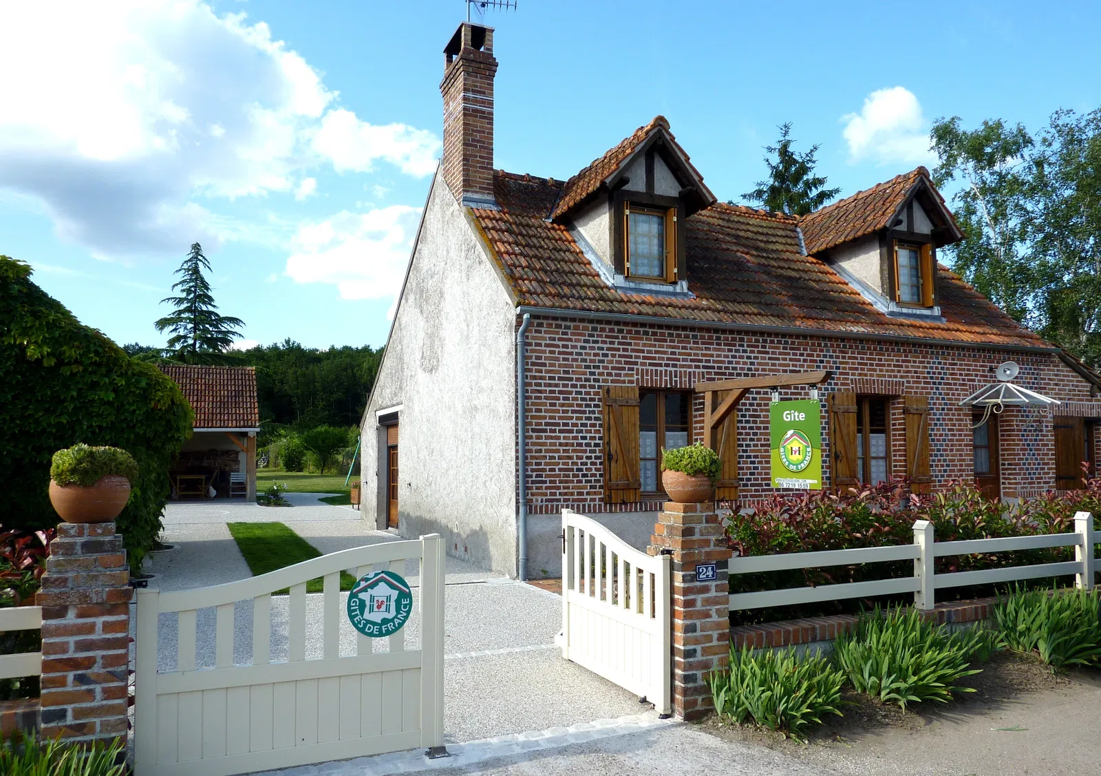House Rue de Villeny in Dhuizon