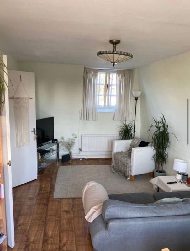 Flat Mandela Street in Greater London