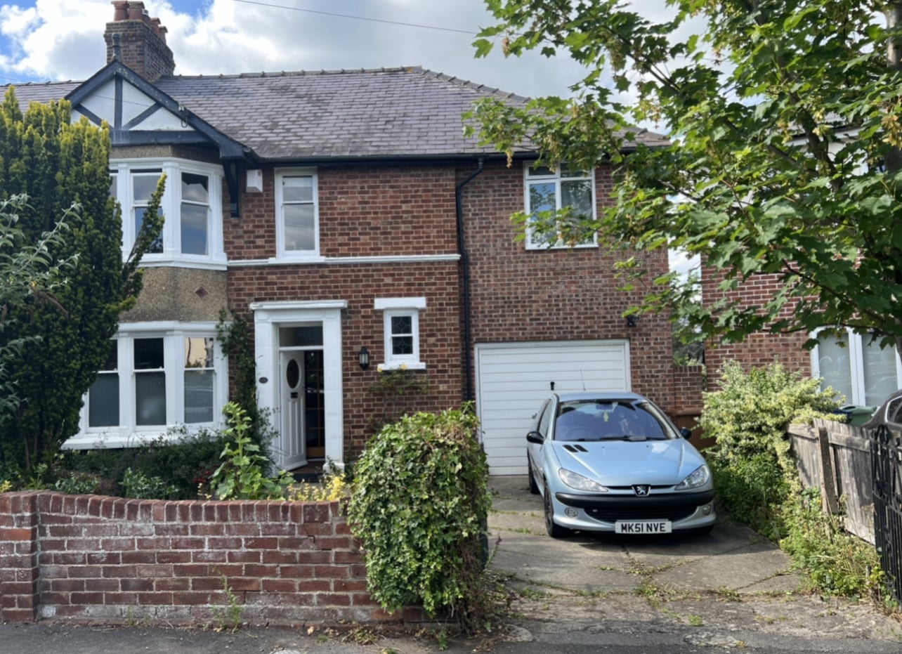 House Westbury Crescent in Oxford