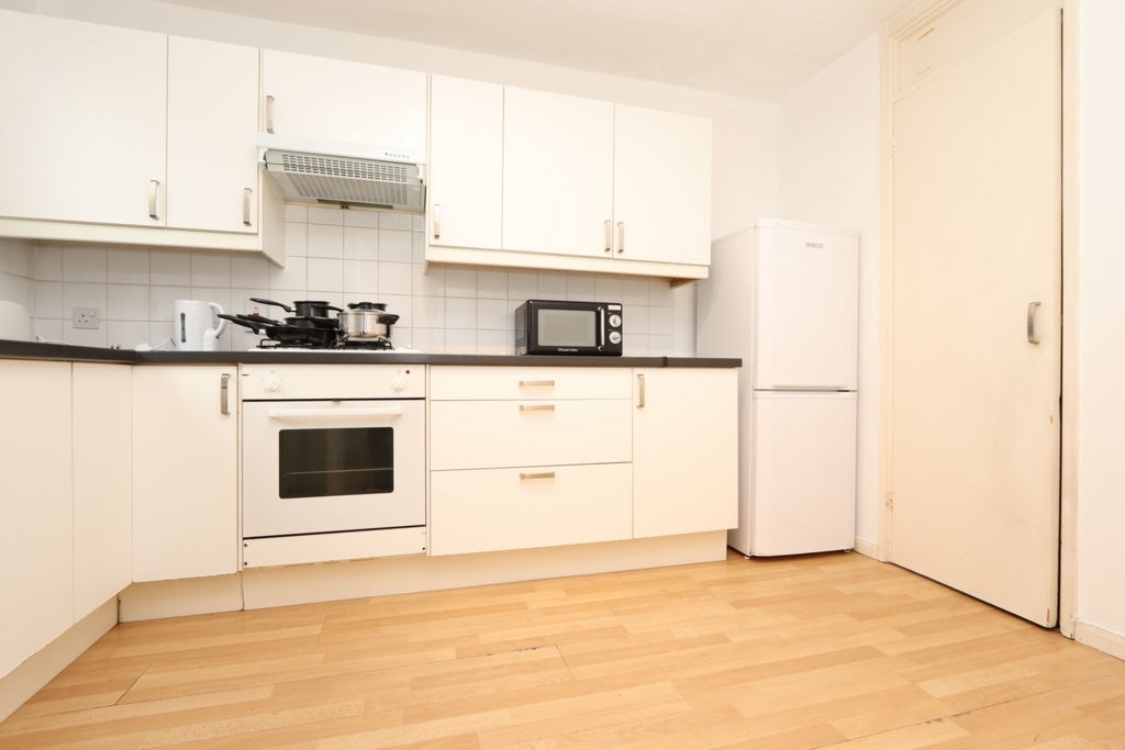 Room Globe Road in Greater London