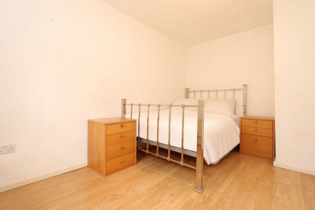 Room Globe Road in Greater London