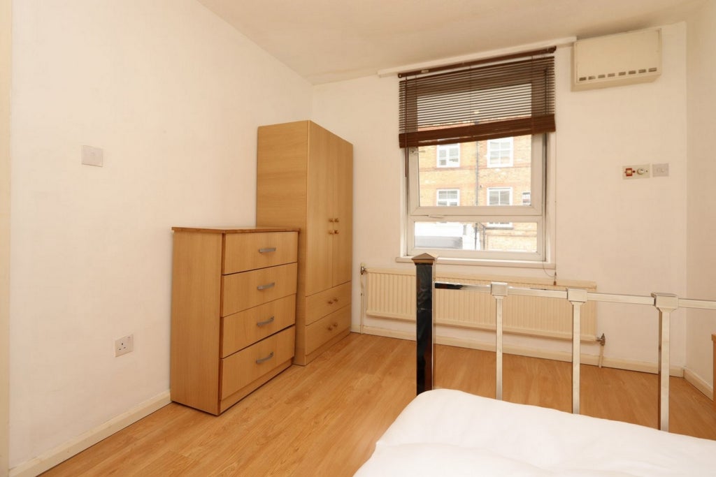 Room Globe Road in Greater London