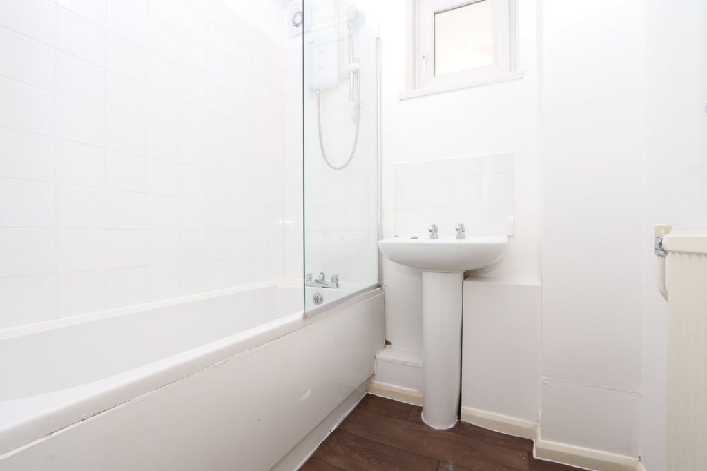 Room Globe Road in Greater London