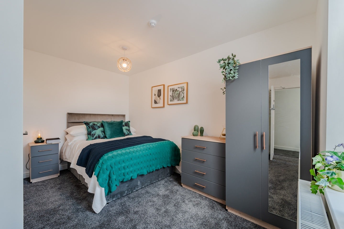Room McKean Road in Sandwell