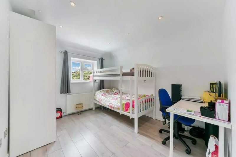 Room Clematis Street in Greater London
