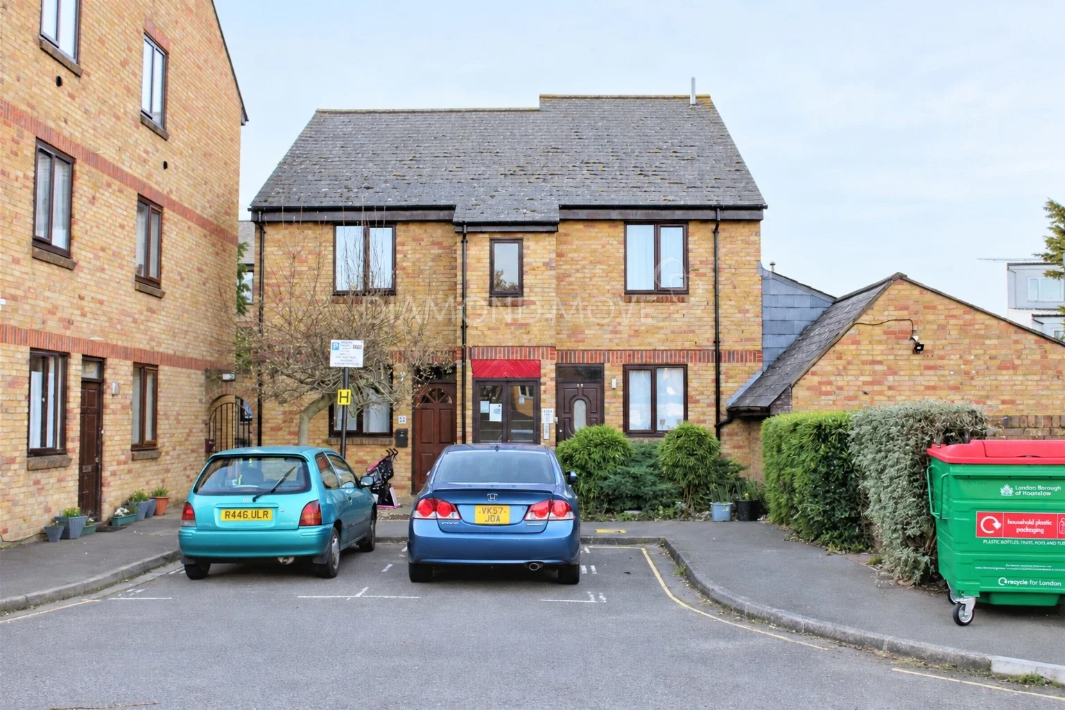 Flat Twyford Avenue in London