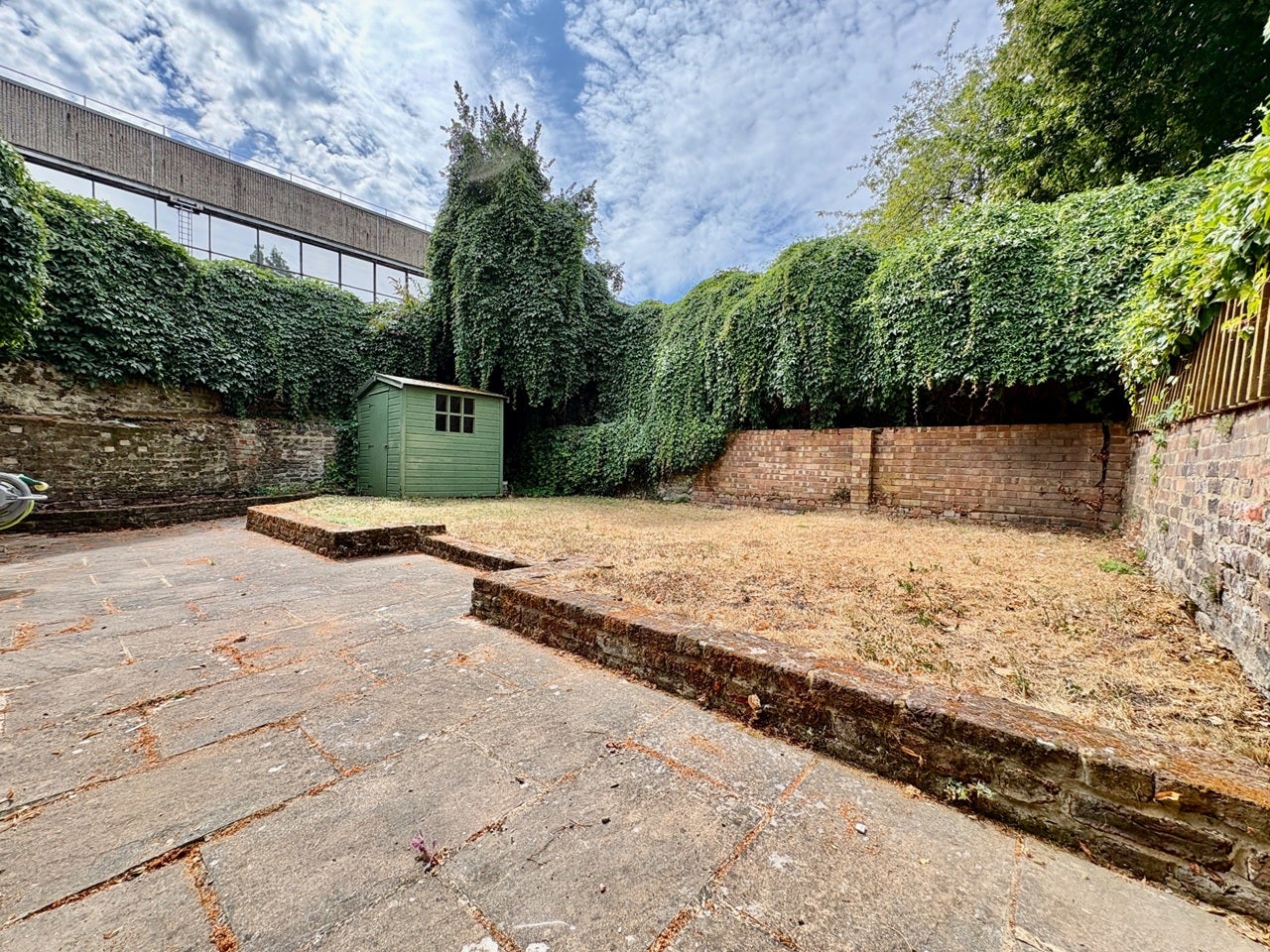 Flat Thane Villas in Greater London